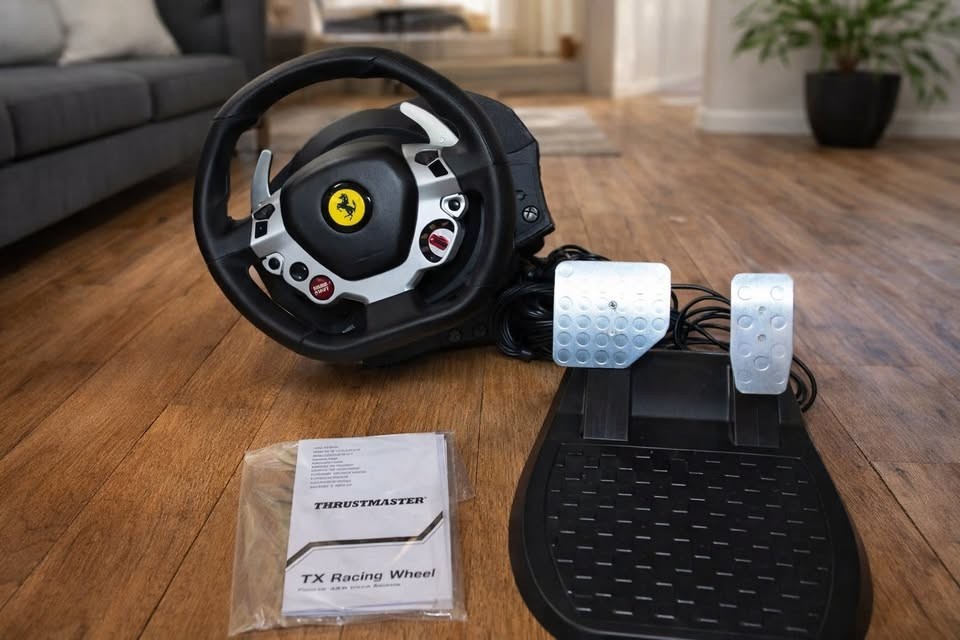 Thrustmaster TX Racing Wheel Ferrari 458 Italia – Xbox One & PC – Pedals