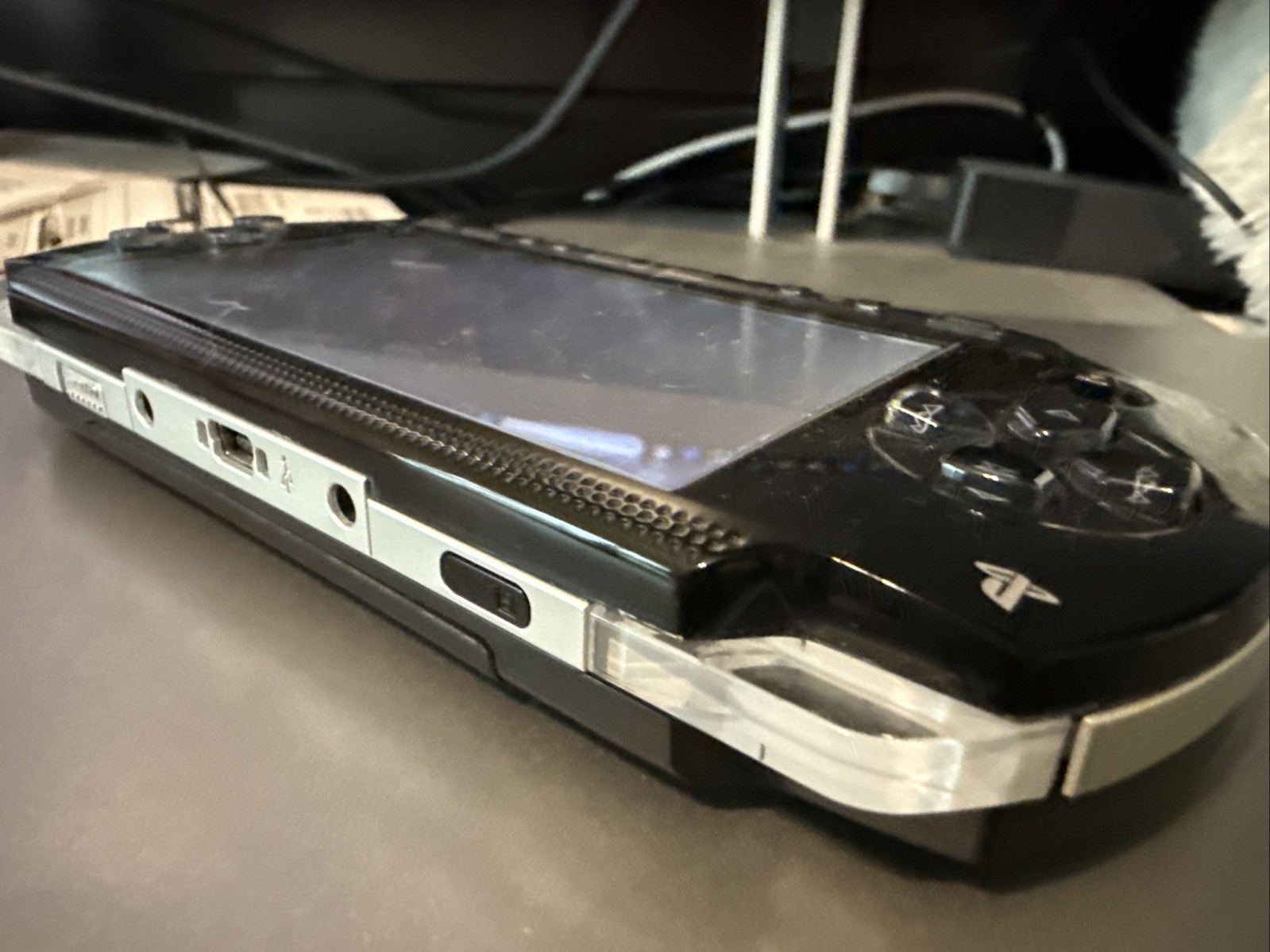 Sony PSP-1001 Handheld Console Black Wi-Fi Capability w Case, Memory and Handle