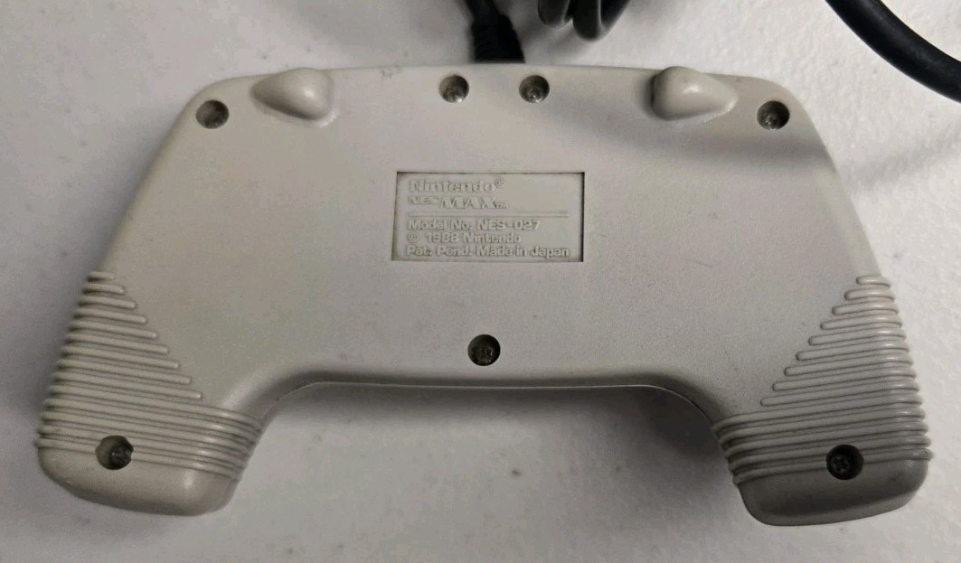 Nintendo NES Max Turbo Controller NES-027 Gray