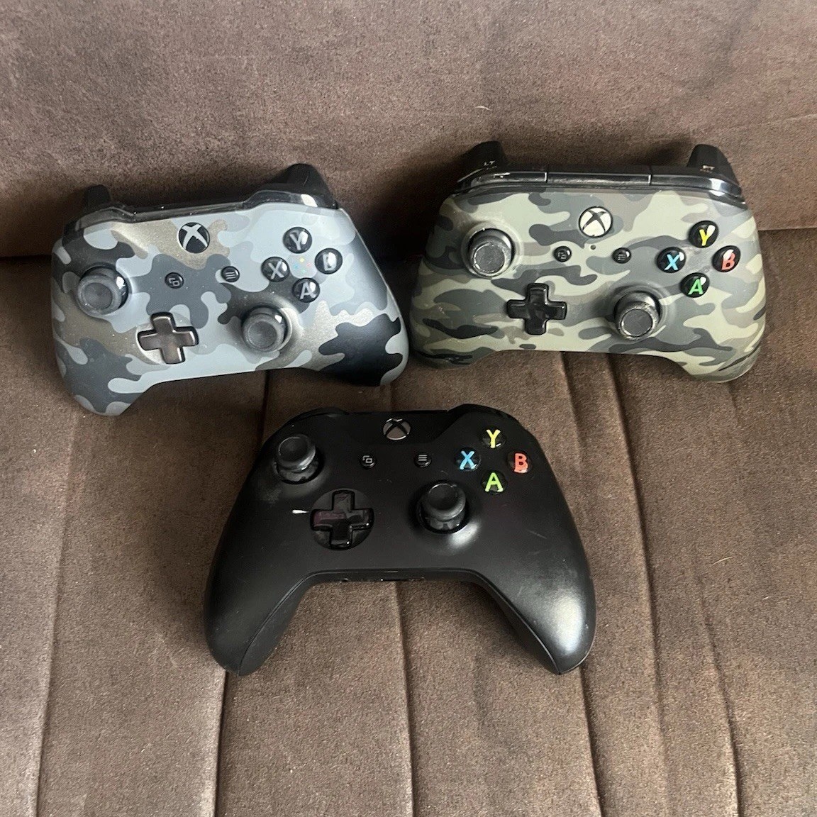 Microsoft Lot of 3 Xbox One Wireless Controllers Black Gray Camo Green Camo PC