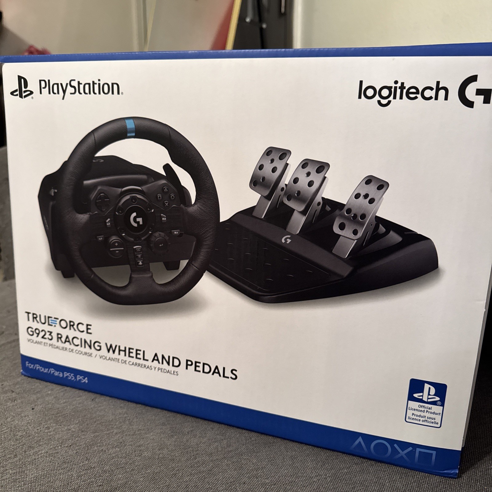 Logitech G923 Racing Wheel and Pedals, TRUEFORCE PS5, PS4, PC, Mac – 941-000147