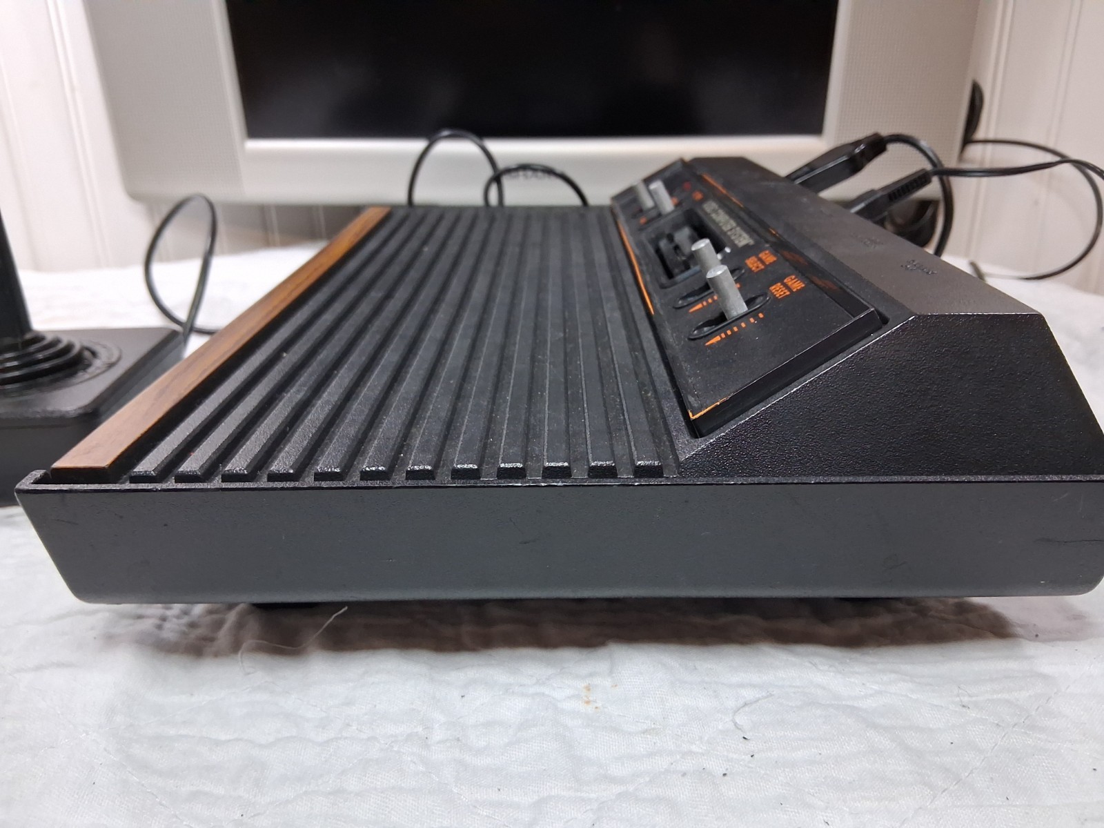 Atari 2600 Woodgrain Console