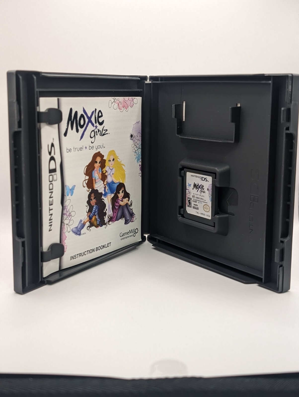 Nintendo DS Moxie Girlz – Complete in Box w/ Manual
