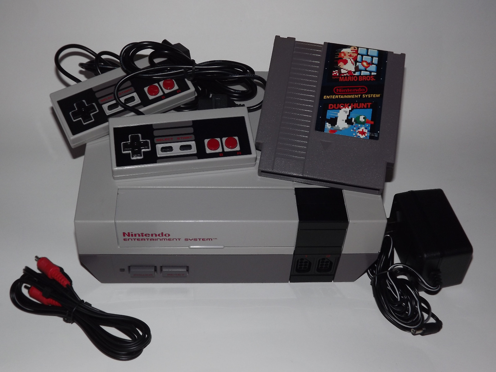 NINTENDO NES SYSTEM CONSOLE WITH GUARANTEE NEW 72 PIN & SUPER MARIO DUCK HUNT