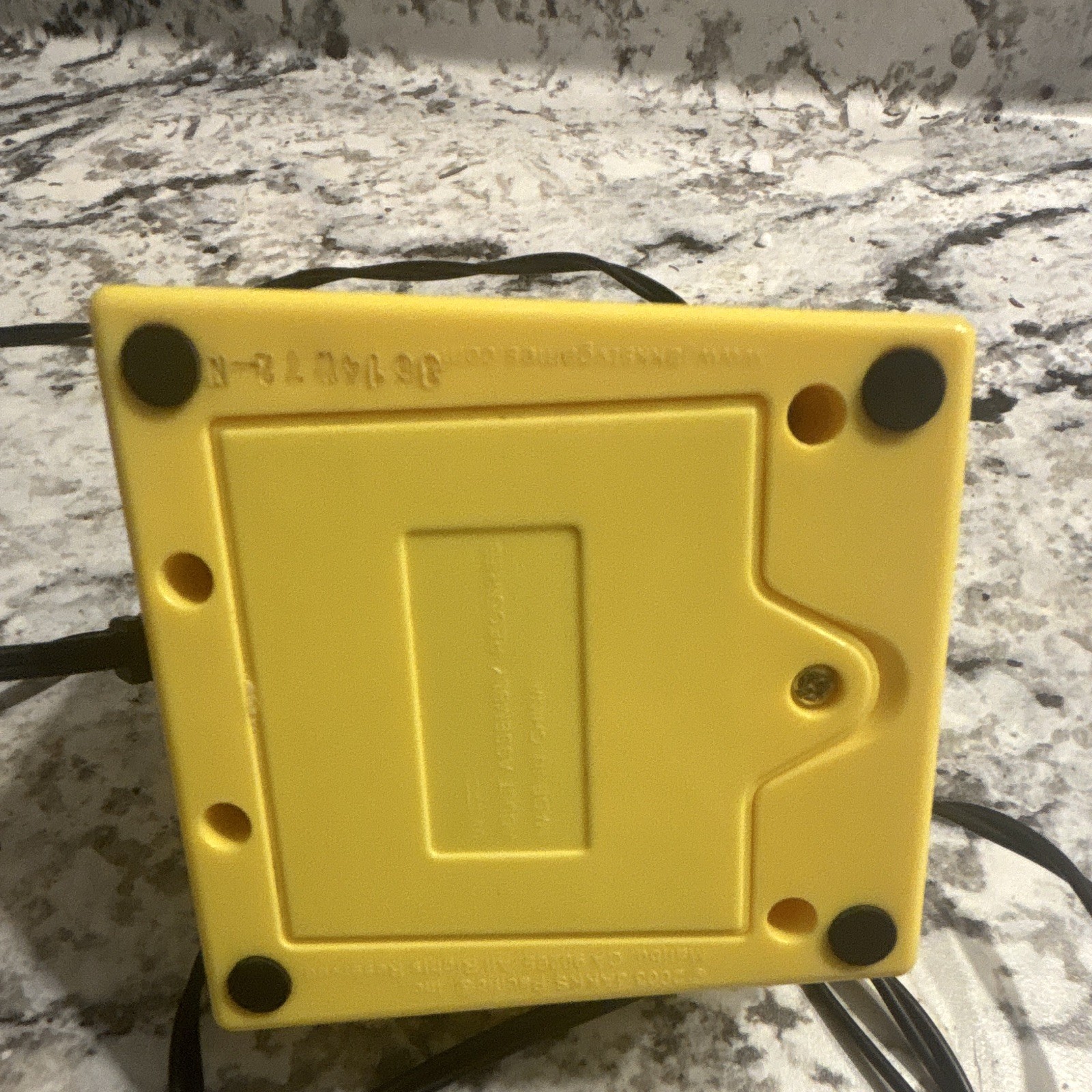 SpongeBob SquarePants Yellow Wired TV Joystick Controller RCA AV 3ft On/Off
