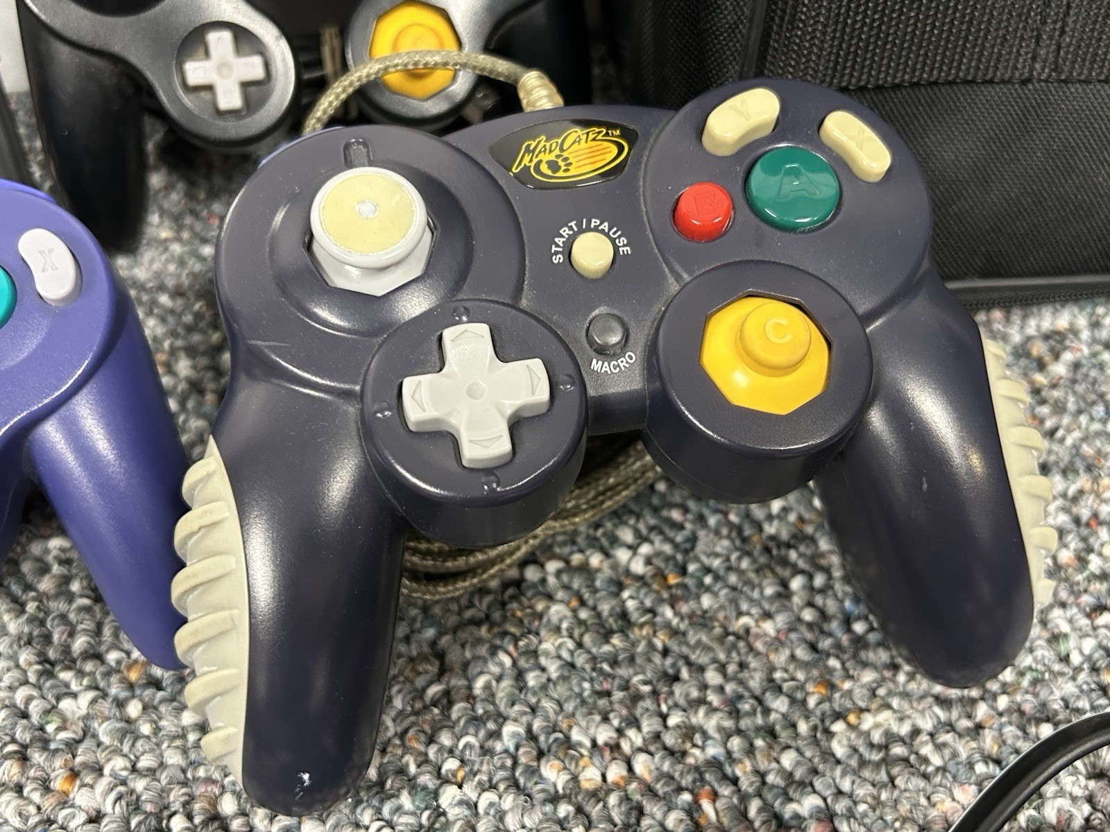 Nintendo Game Cube Console with 4 Controllers Mario Kart Double Dash DOL-001