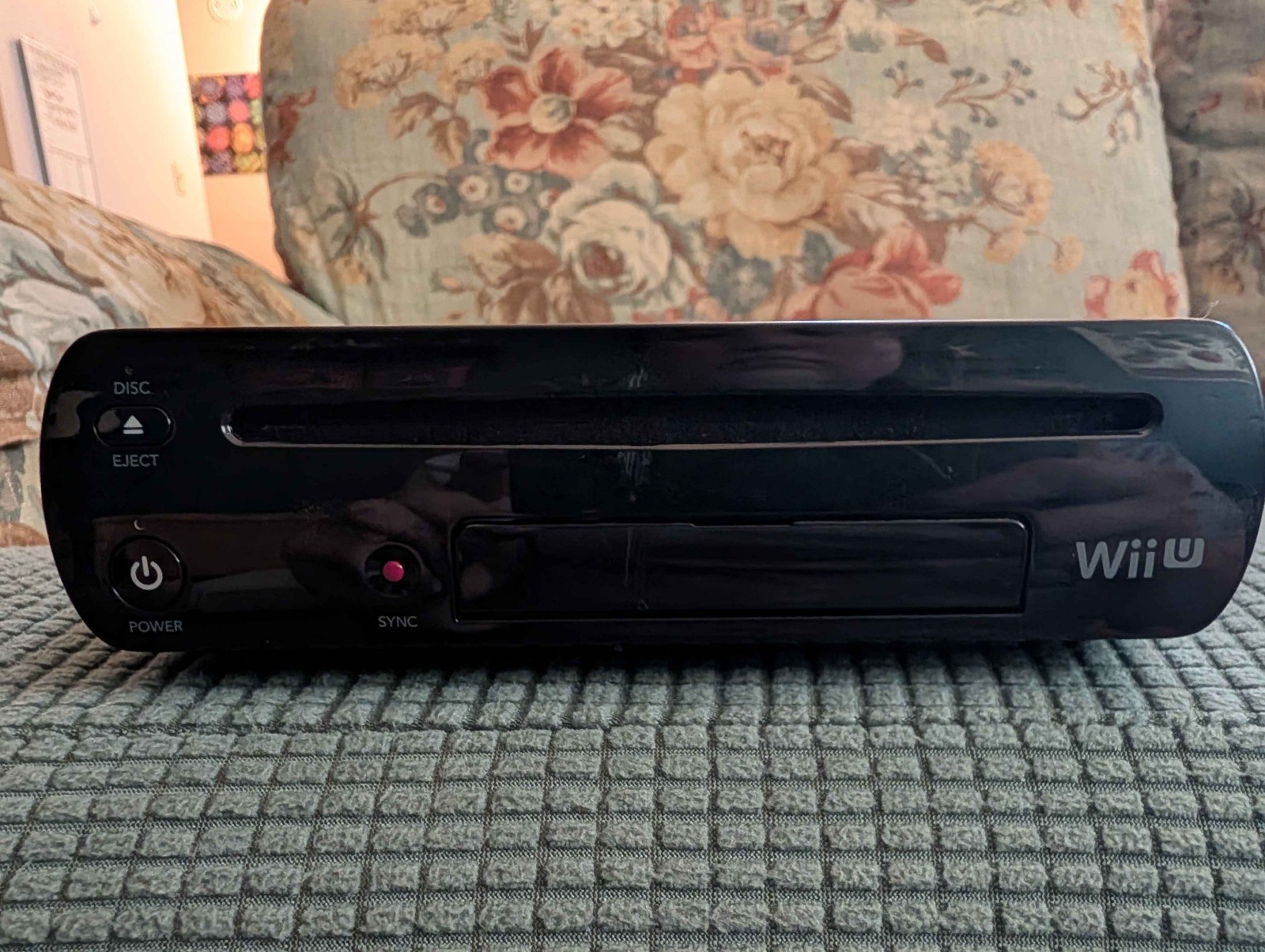 Nintendo Wii U Console w/ Pro Controller, Sensor Bar, AC Adapter, & Smash Bros
