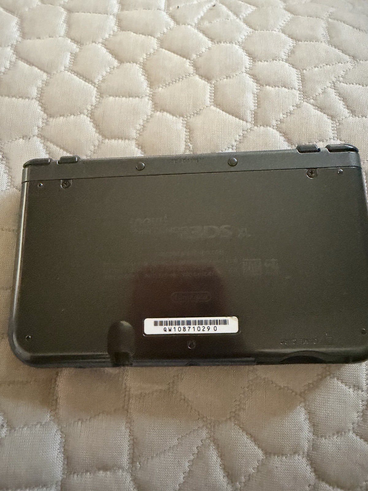 Nintendo New 3DS XL Handheld Gaming System Black Gray Good Shape w/ Charger