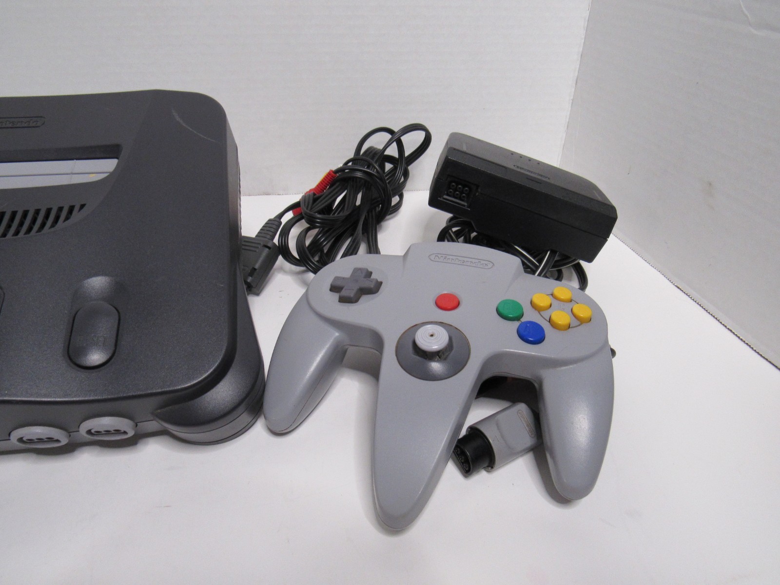 Nintendo 64 N64 Console Bundle Controller Cables Tested Working + Random Game