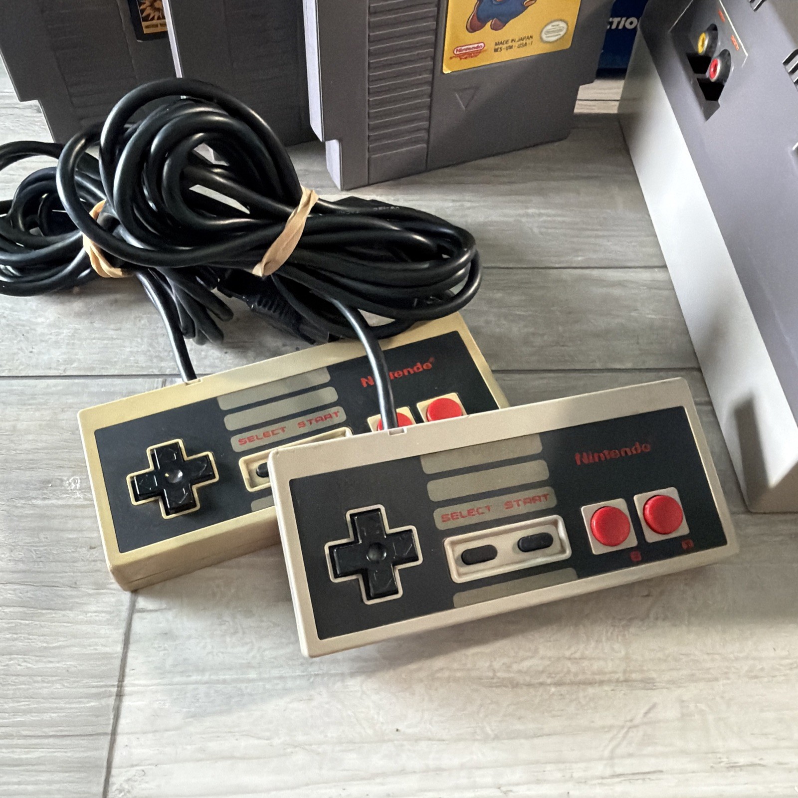 Nintendo NES Console Control Deck Mario Trilogy 1 2 3 Games Bundle Original Box