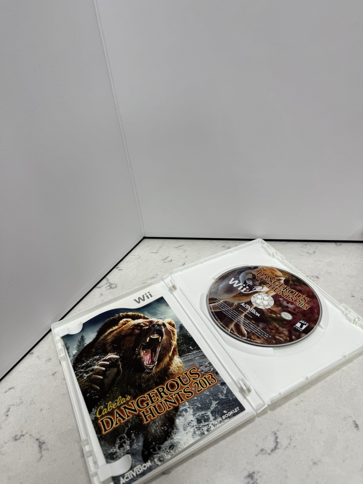Cabelas Dangerous Hunts 2013 Xbox 360 CIB Complete with Reg Card & Manual