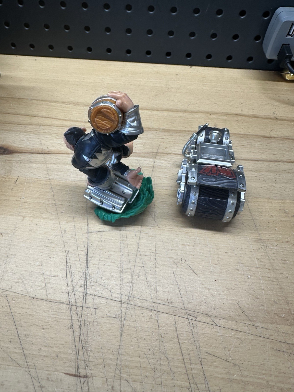 Skylanders : Superchargers Dark Turbo Donkey Kong + Barrel Blaster (B364)