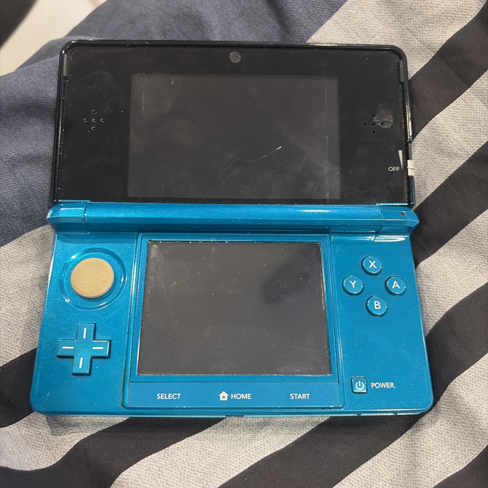 Nintendo 3DS Handheld System – Aqua Blue