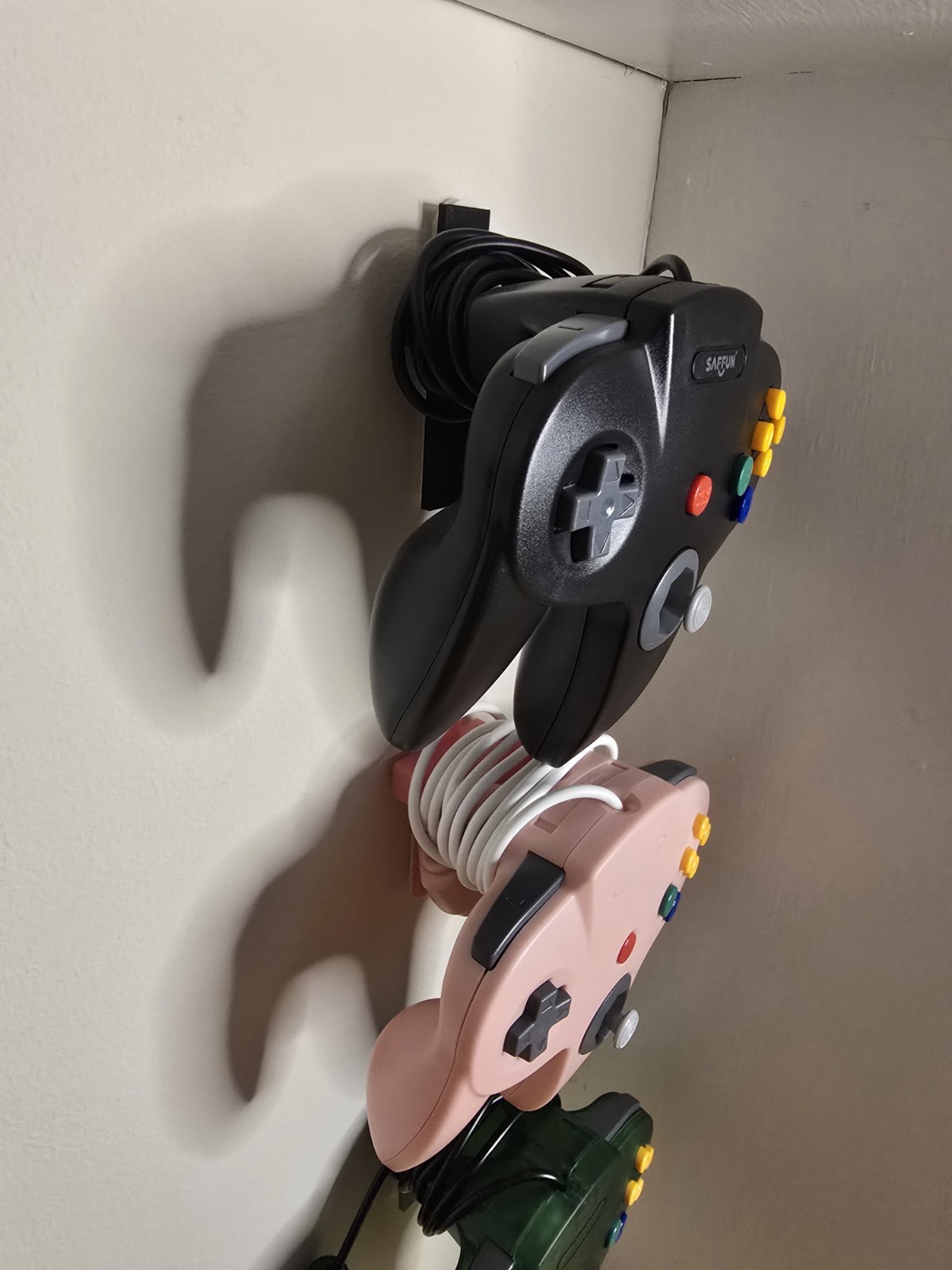 N64 Controller Wall Mount Nintendo 64 NO DRILLING Damage Free Apartment/ Rental