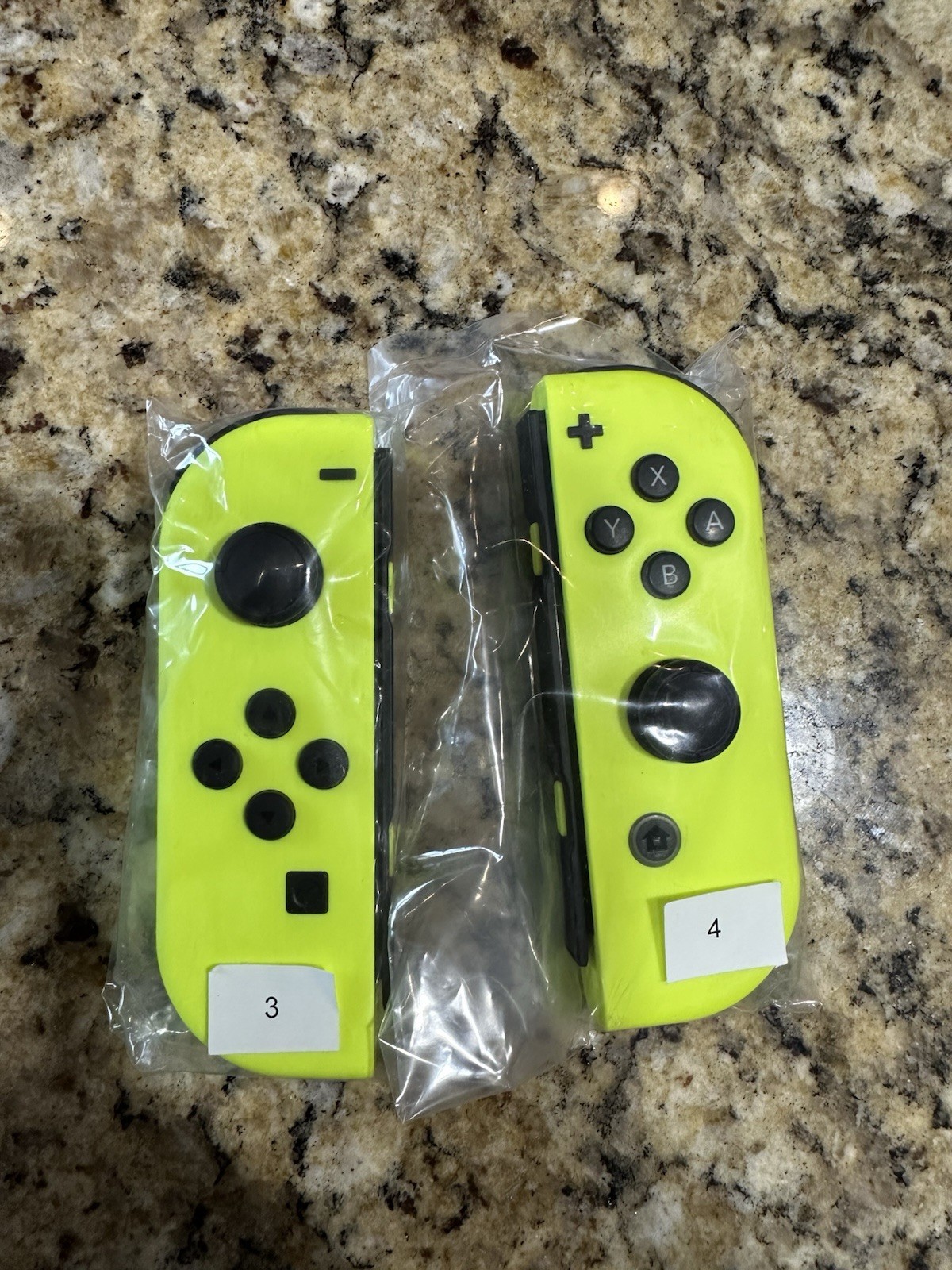 Nintendo Joy-Con (L/R) Wireless Controllers for Switch – Neon Yellow