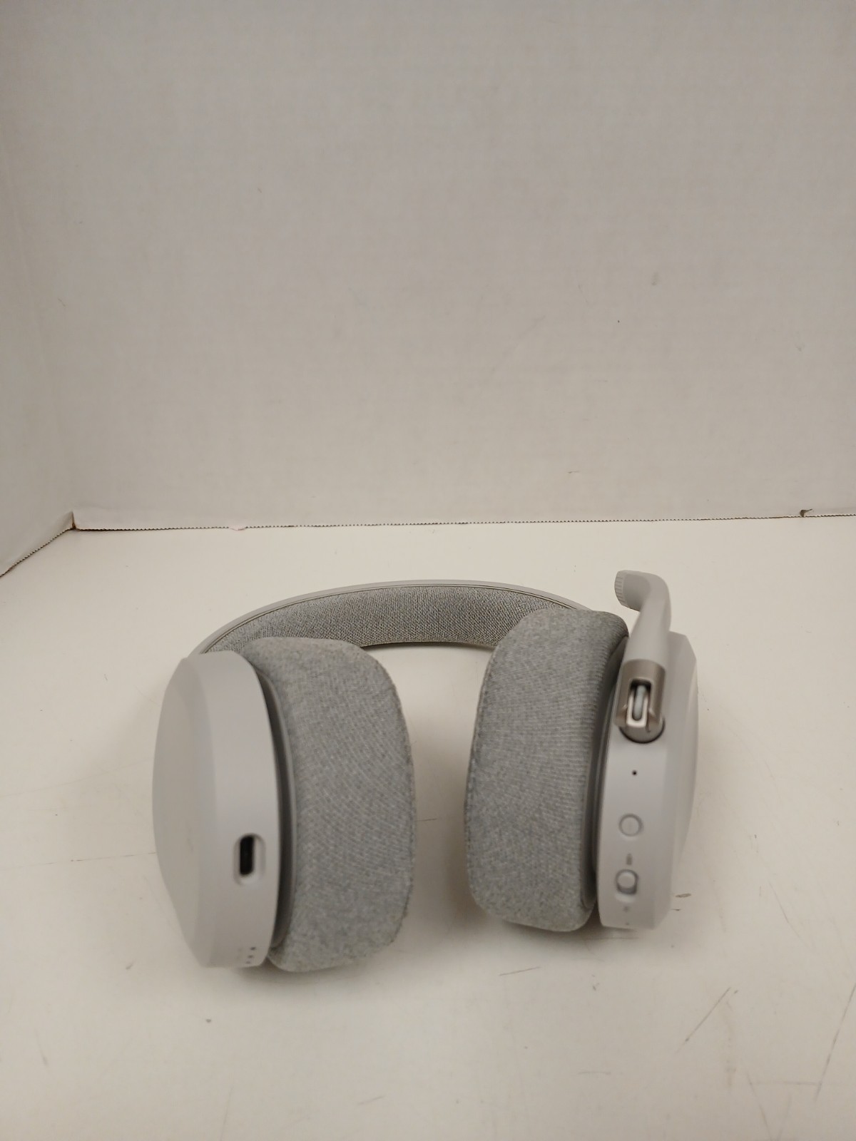 Fractal Design Scape Wireless Gaming Headset, Light Gray – NO BOX
