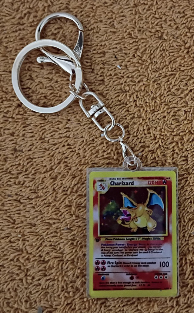 New! 2-sided CHARIZARD POKEMON CARD KEYCHAIN orange blue rigid clear plastic TCG