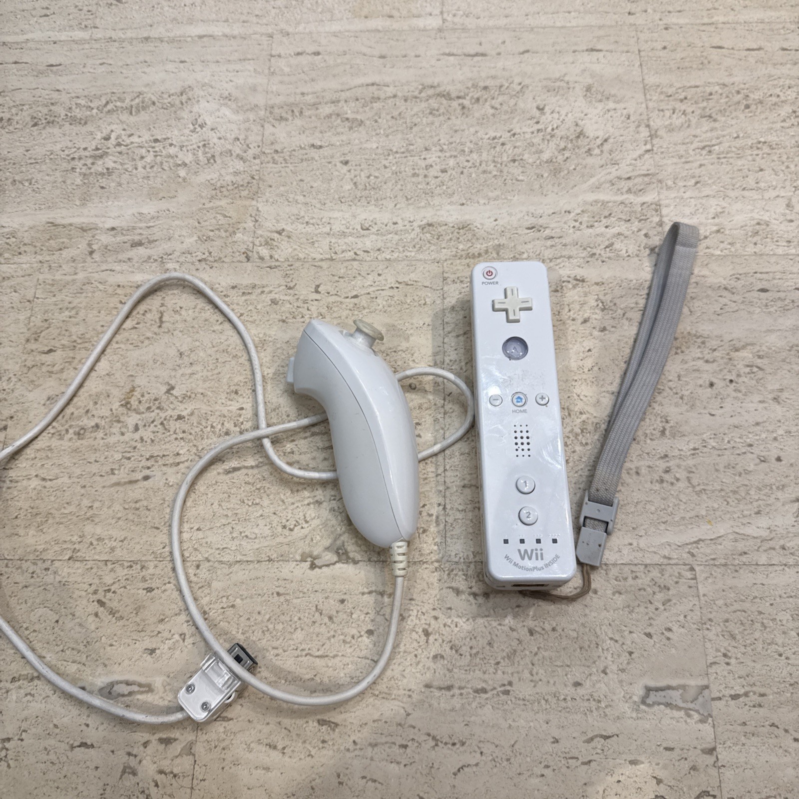 Nintendo Wii White Motion Plus Remote Controller RVL-036 w/Nunchuck RVL-004