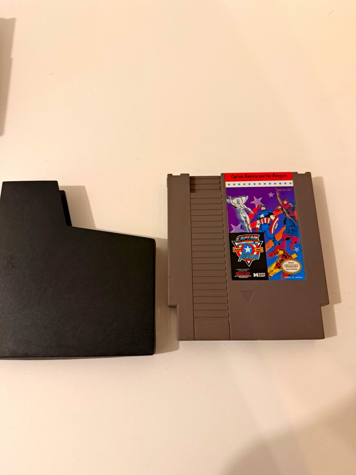 Data East Captain America and the Avengers Nintendo NES Cartridge NTSC-U/C