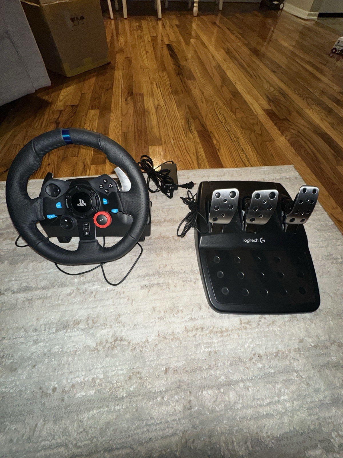 Logitech G923 TRUEFORCE Racing Steering Wheel Compatible with PS4, PS5, PC