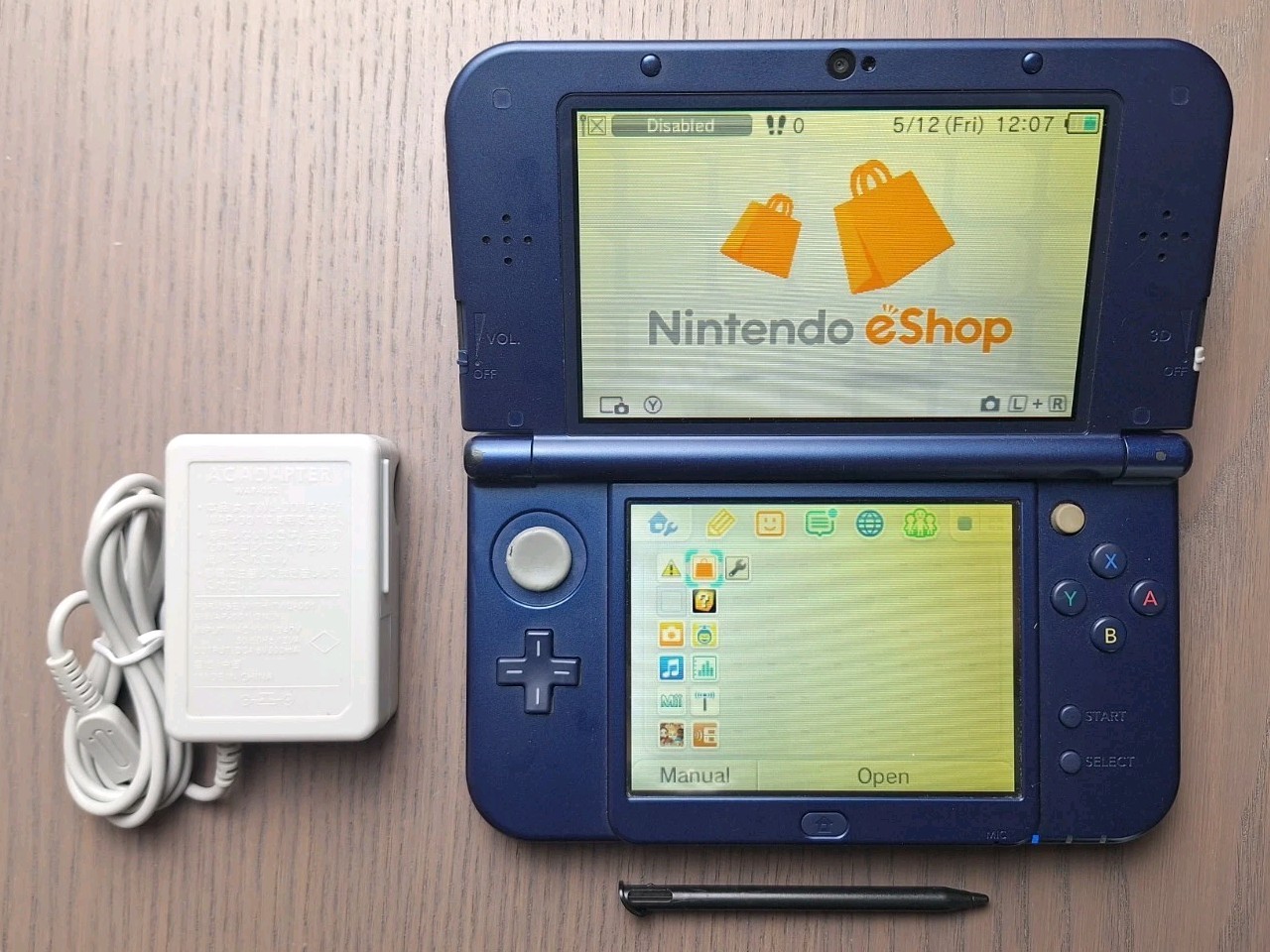 New Nintendo 3DS XL Metallic Blue Charger + 32GB SD Card | Region Free