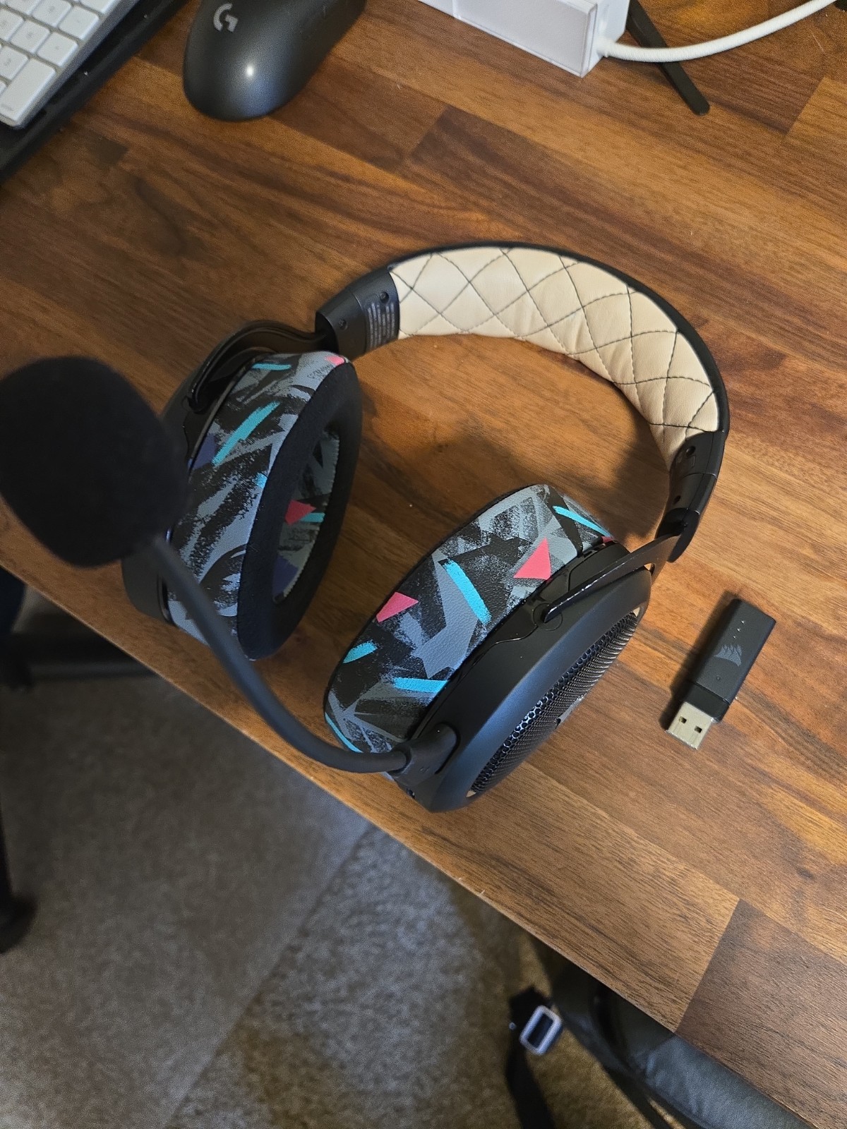 Corsair HS70 Pro Wireless Gaming Headset (With USB Dongle)