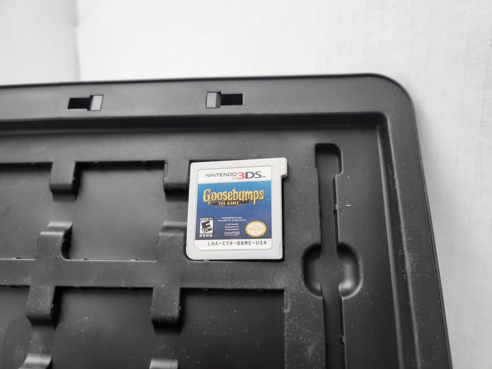 NEW MINT POKEMON BLACK /WHITE HARD SHELL TRAVEL CASE FOR 3DS/ 3DS XL NEW 3DS LL