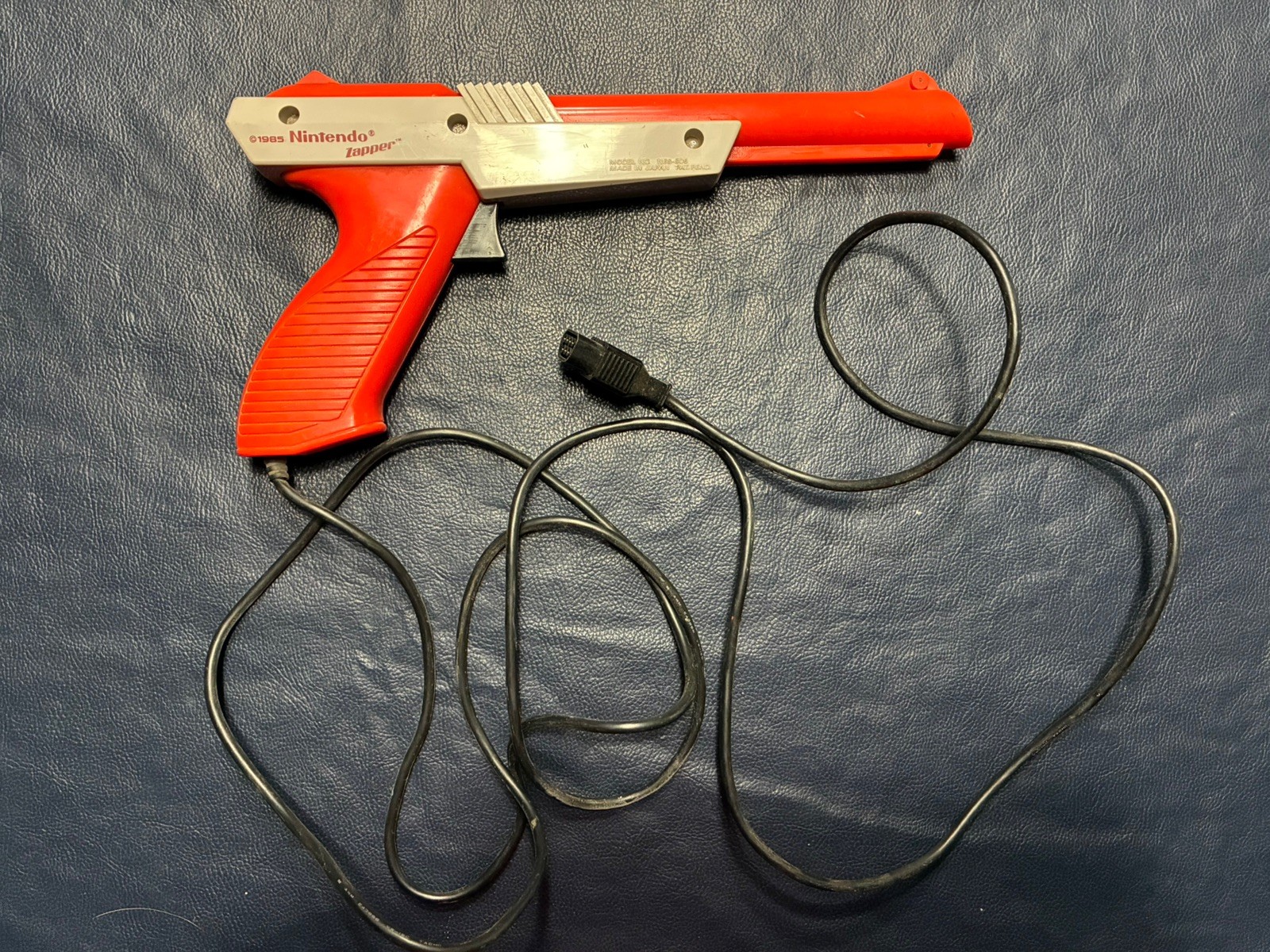 Nintendo Zapper Light Gun Controller Gray Orange for Nintendo NES 1985 Duck Hunt