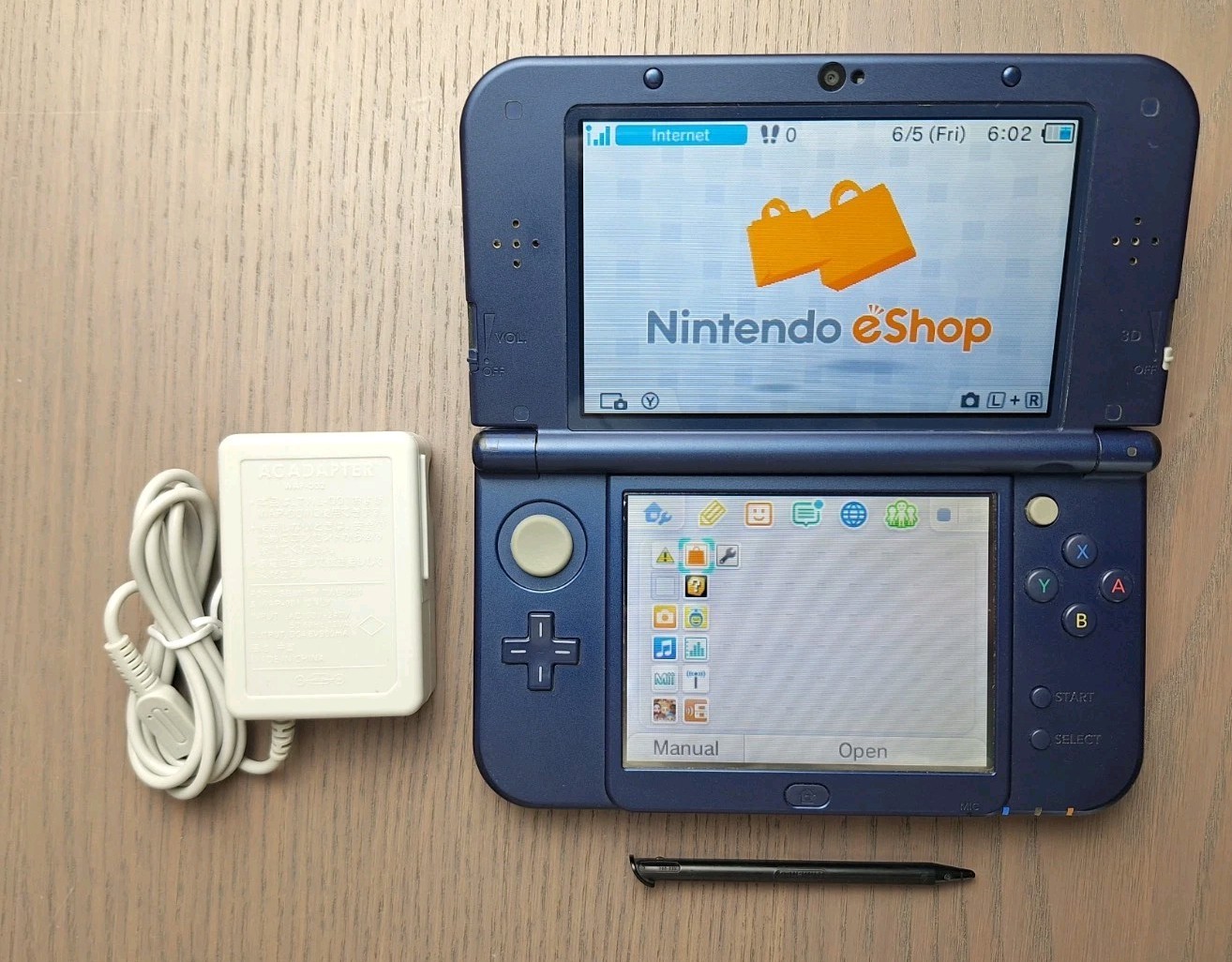 TOP IPS New Nintendo 3DS XL Metallic Blue Charger + 32GB SD Card | Region Free