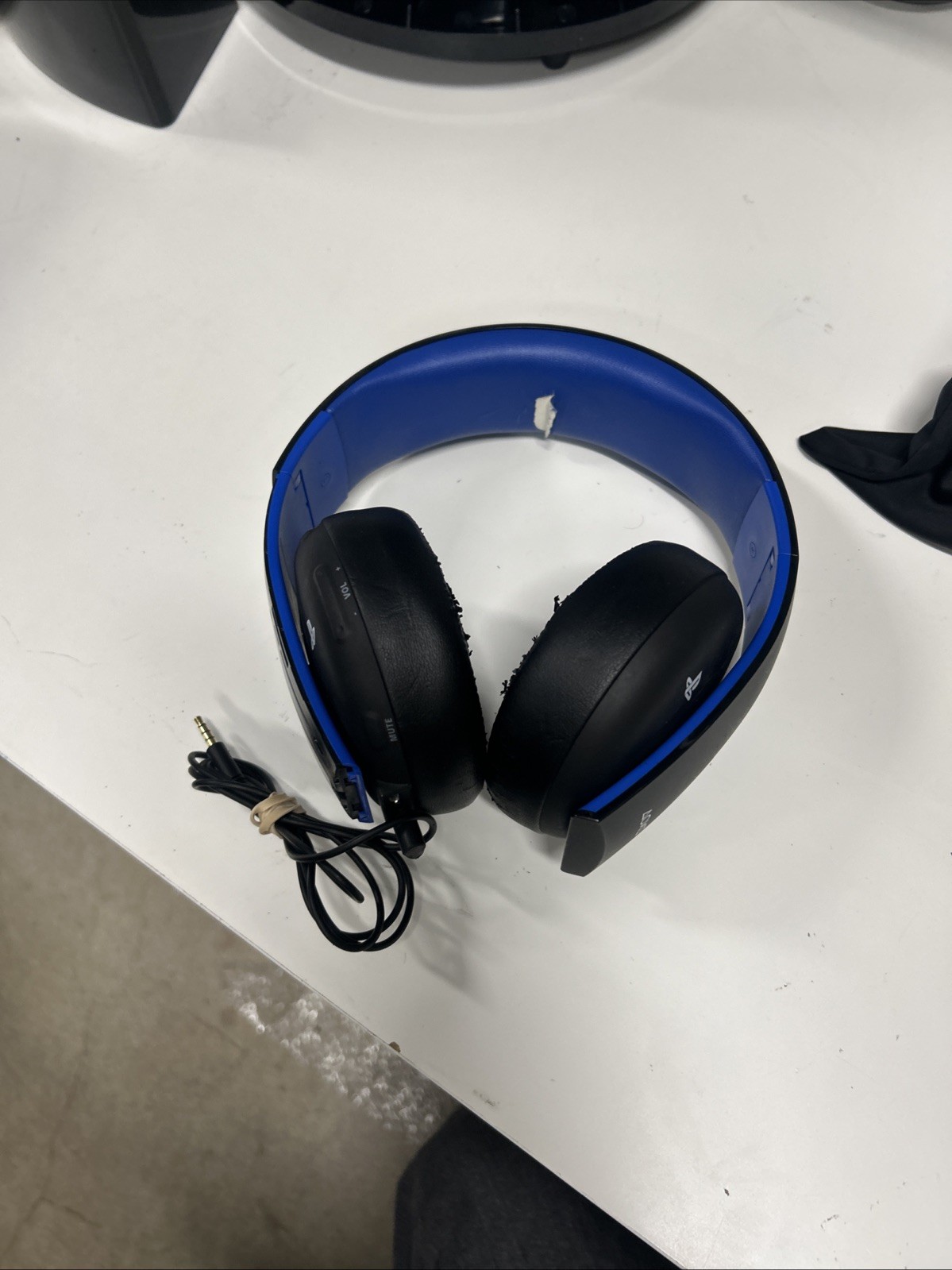Sony PULSE 3D Ear-Cup (Over the Ear) Wireless Headphone – Black, Used