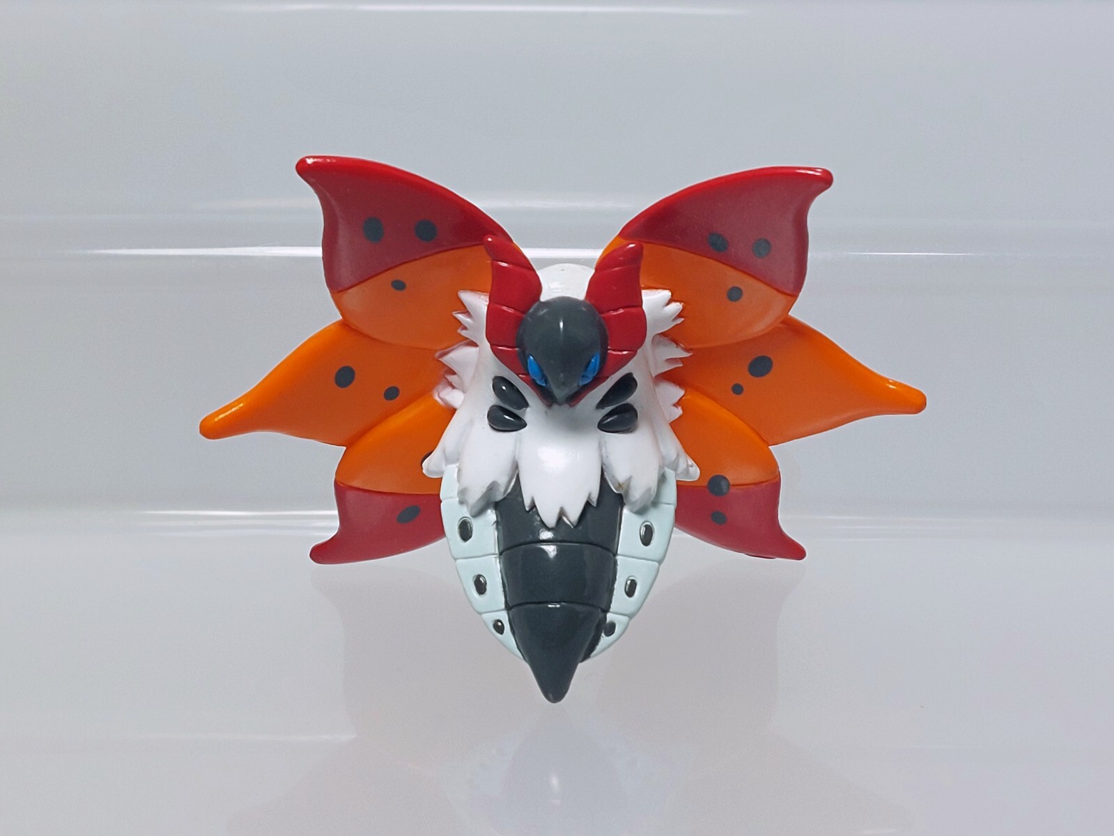 Volcarona Pokemon Monster Collection Figure Takara Tomy 2011 Japan A03 1.8in