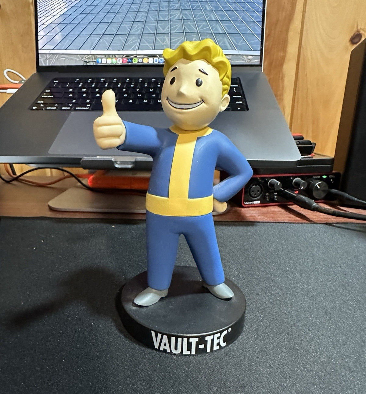 Funko Fallout 4 Vault Boy 111 Vault-Tec Statue Figure