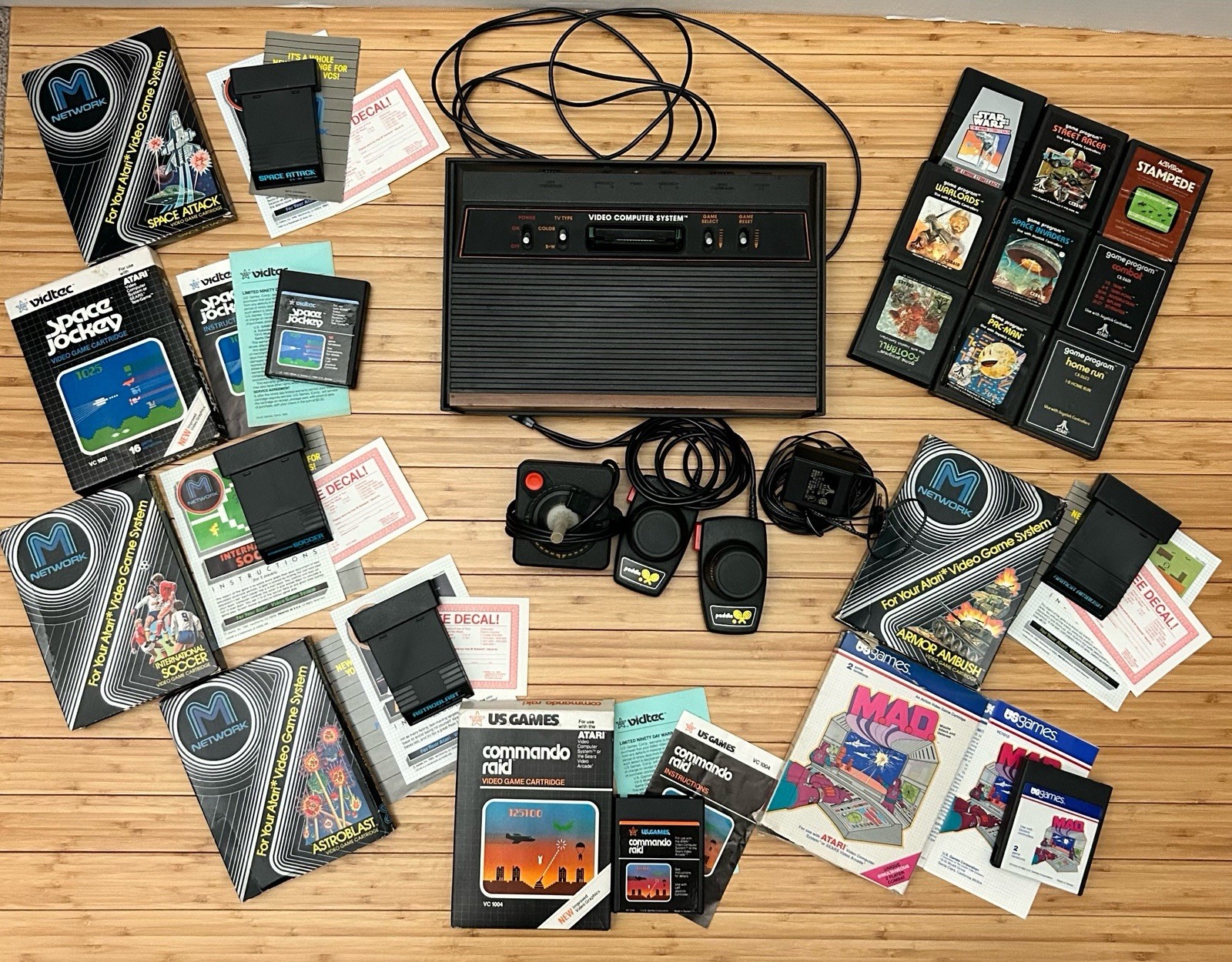 Atari 2600 System 1 Joystick Controller 2 Paddles 16 Games, Some CIB