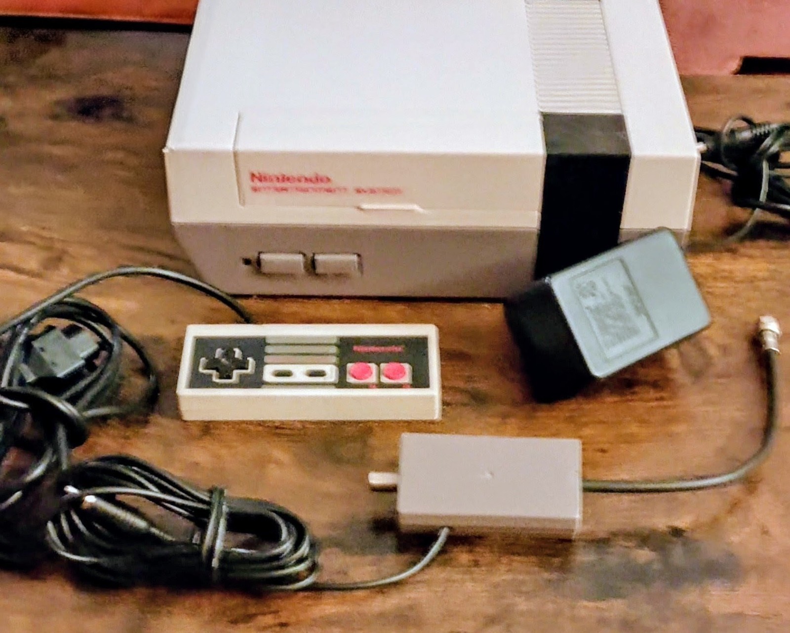 Complete Nintendo Nes Original. Authentic System. Tested And Cleaned. Works.