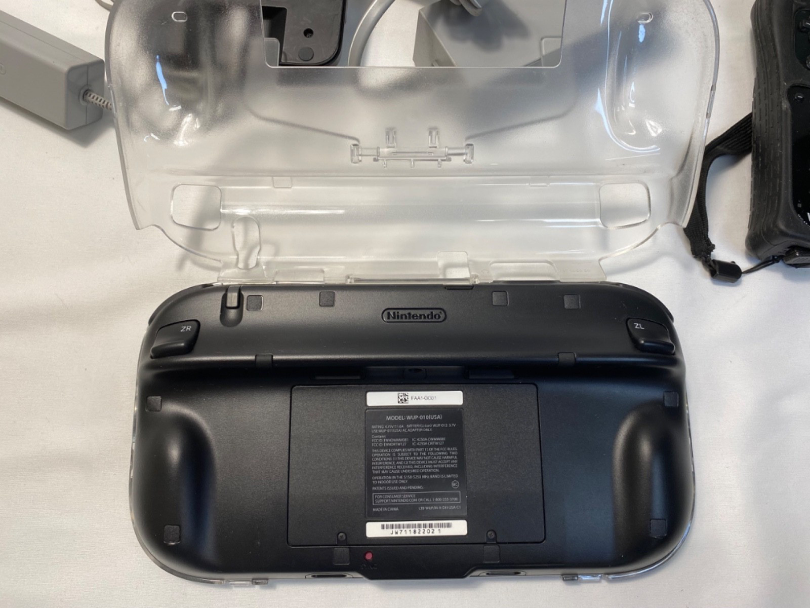 Nintendo Wii U 32GB Console Bundle Deluxe Set – Black