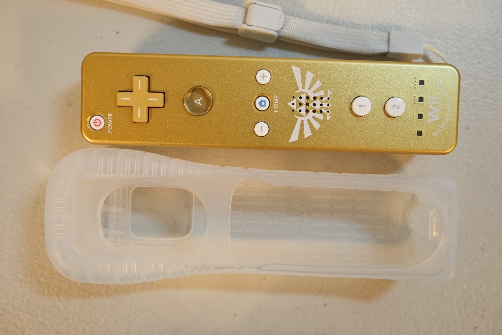 The Legend of Zelda Skyward Sword + Gold Controller Nintendo Wii Bundle Complete