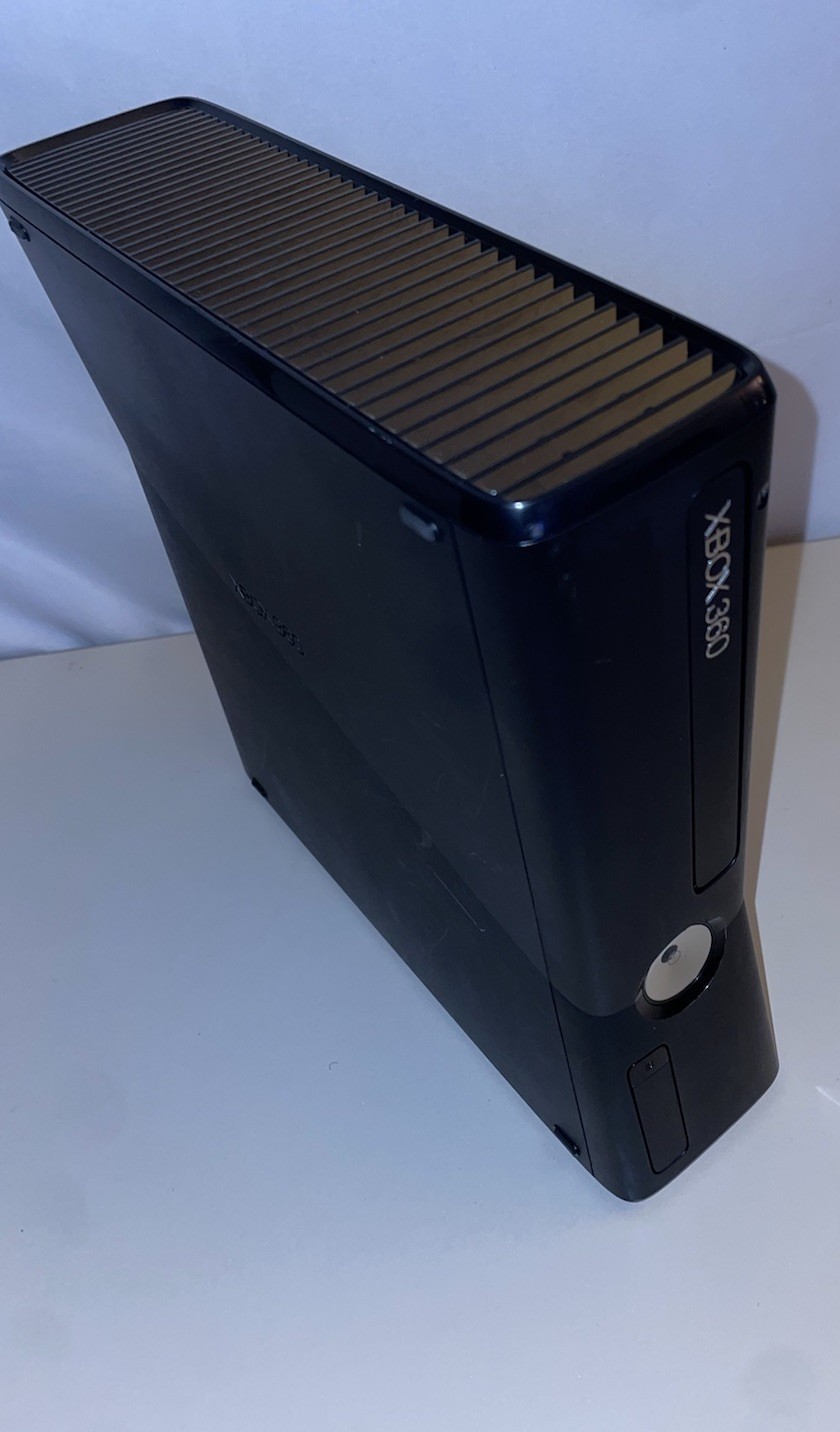 Xbox 360 S Slim 4GB Model 1439 Matte Black *Console Only* TESTED WORKING