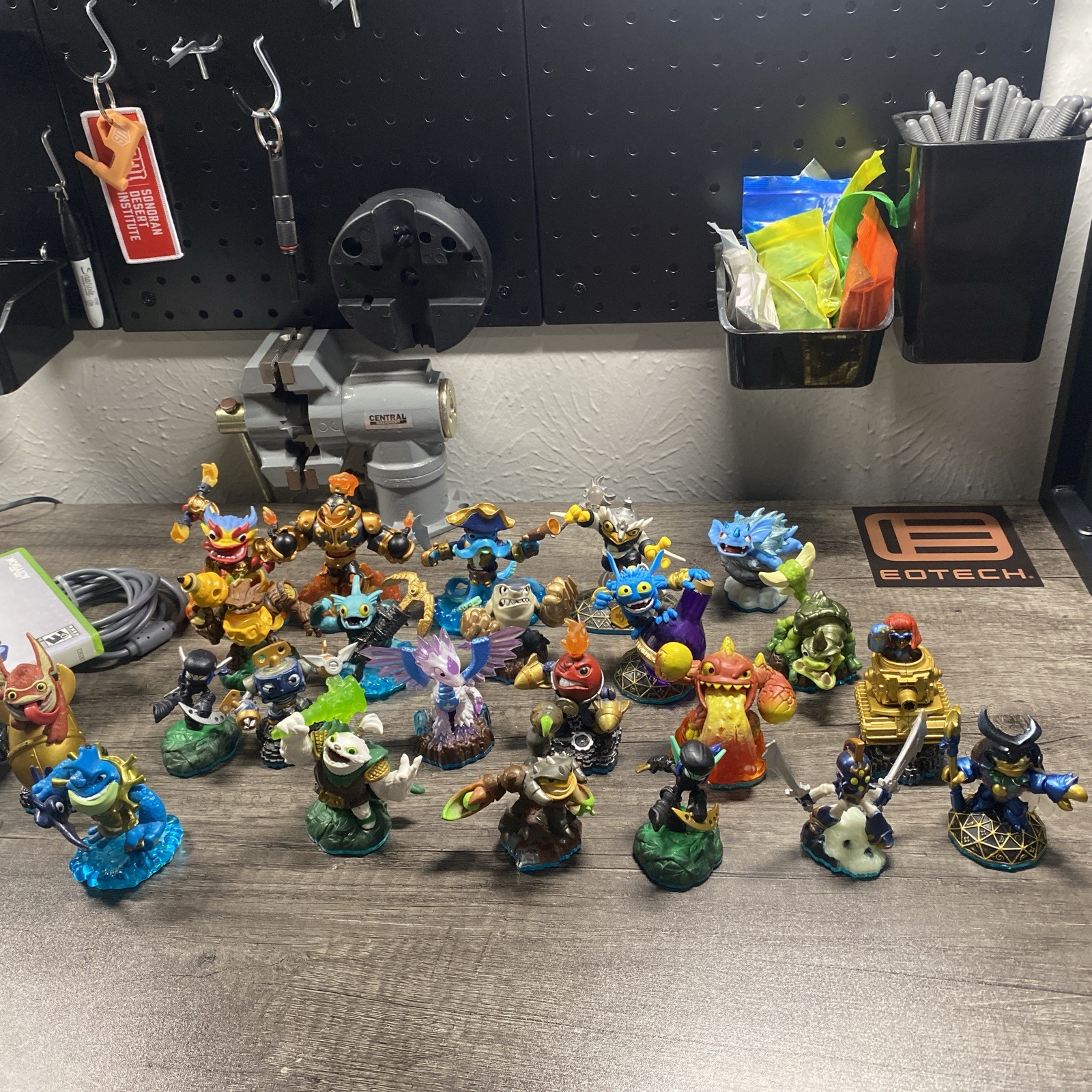 Skylanders Swap Force Lot Of 23 Figures & Portal & Game Xbox 360 Tested Spyro