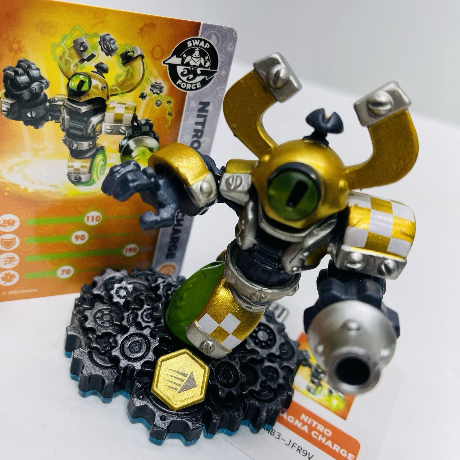 Skylanders Swap Force NITRO MAGNA CHARGE Character Figure with Card & Sticker
