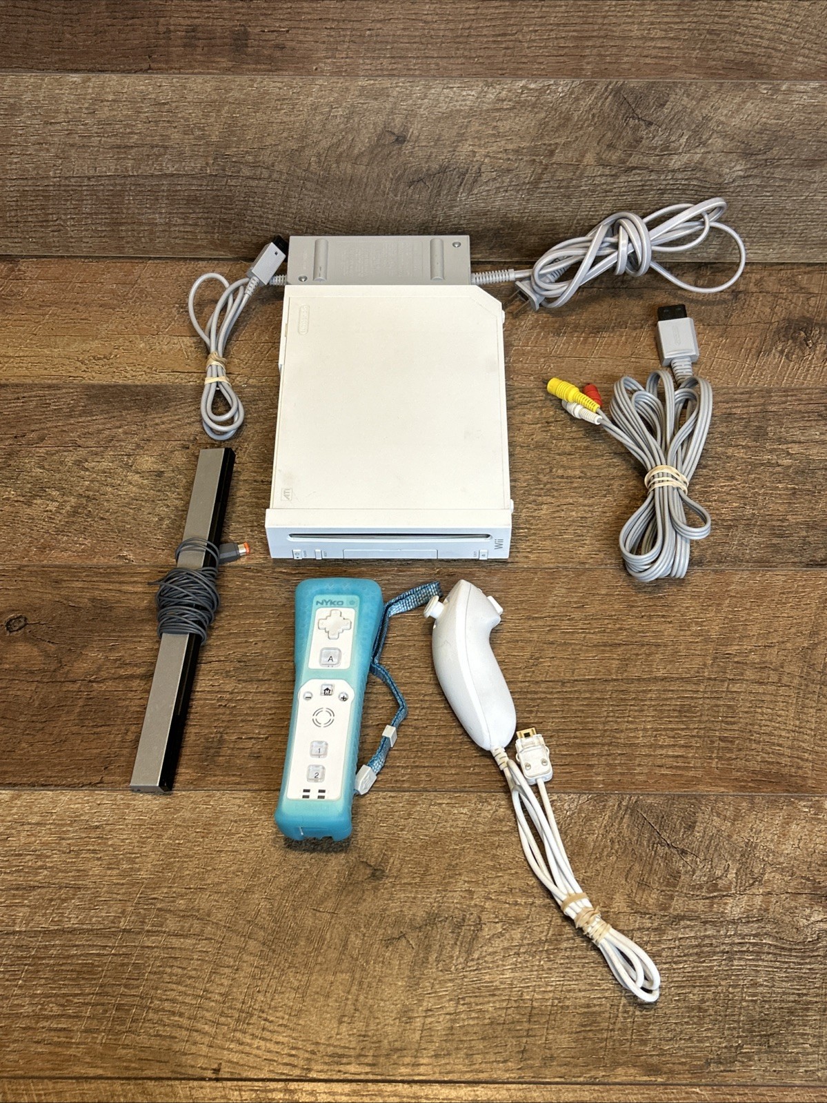 Nintendo Wii Console Bundle Tested RVL-001 White Tested And Cleaned -READ