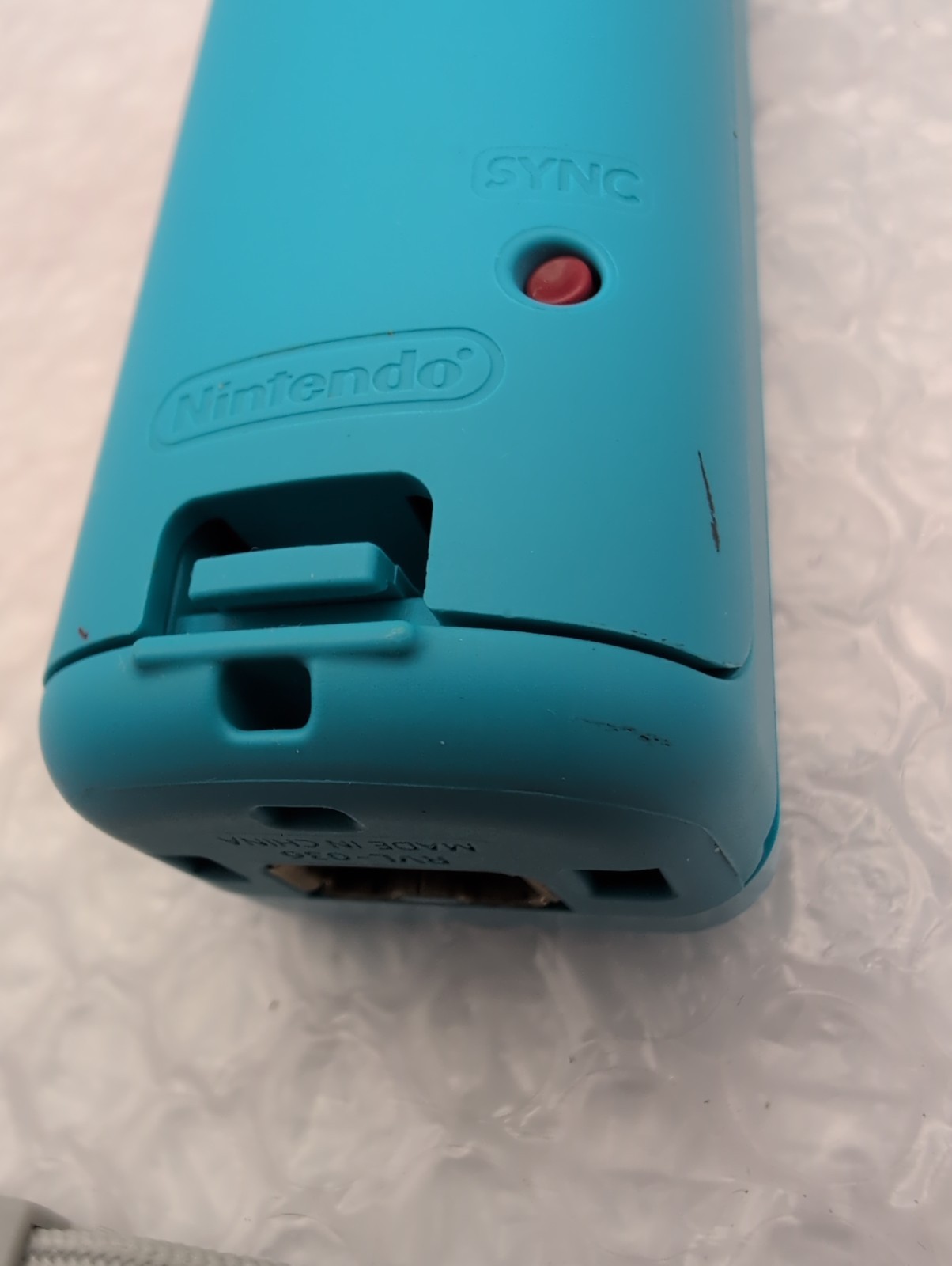 Nintendo Wii U Console Bundle – 3 Remotes & Nunchucks, Battery Packs, & Games