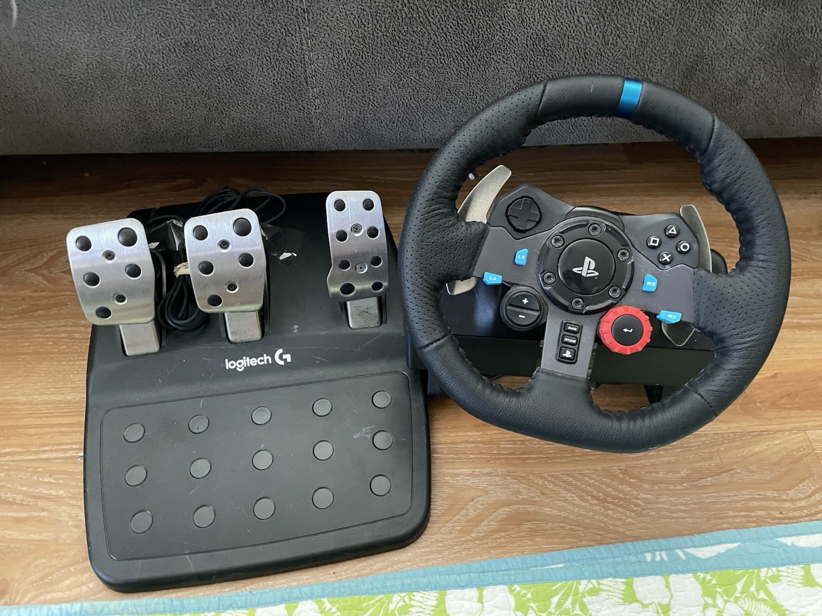 Logitech G29 Driving Force Racing Wheel & Pedals for PS5 PS4 PS3 PC Free Ship