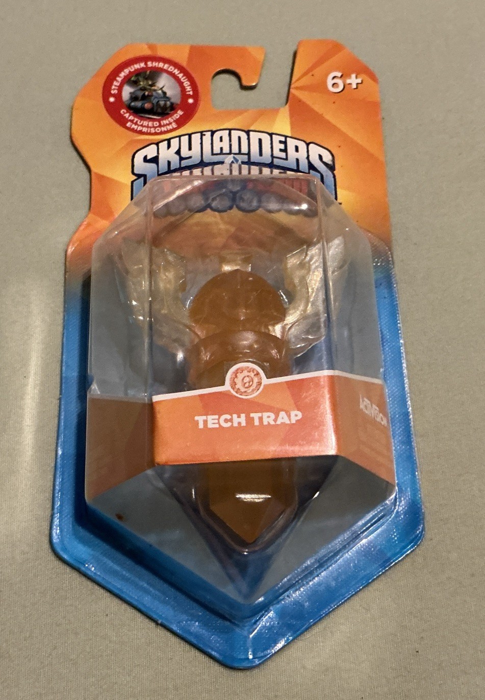 Skylanders Trap Team Tech Flying Helmet Trap w/ Steampunk Shrednaught inside