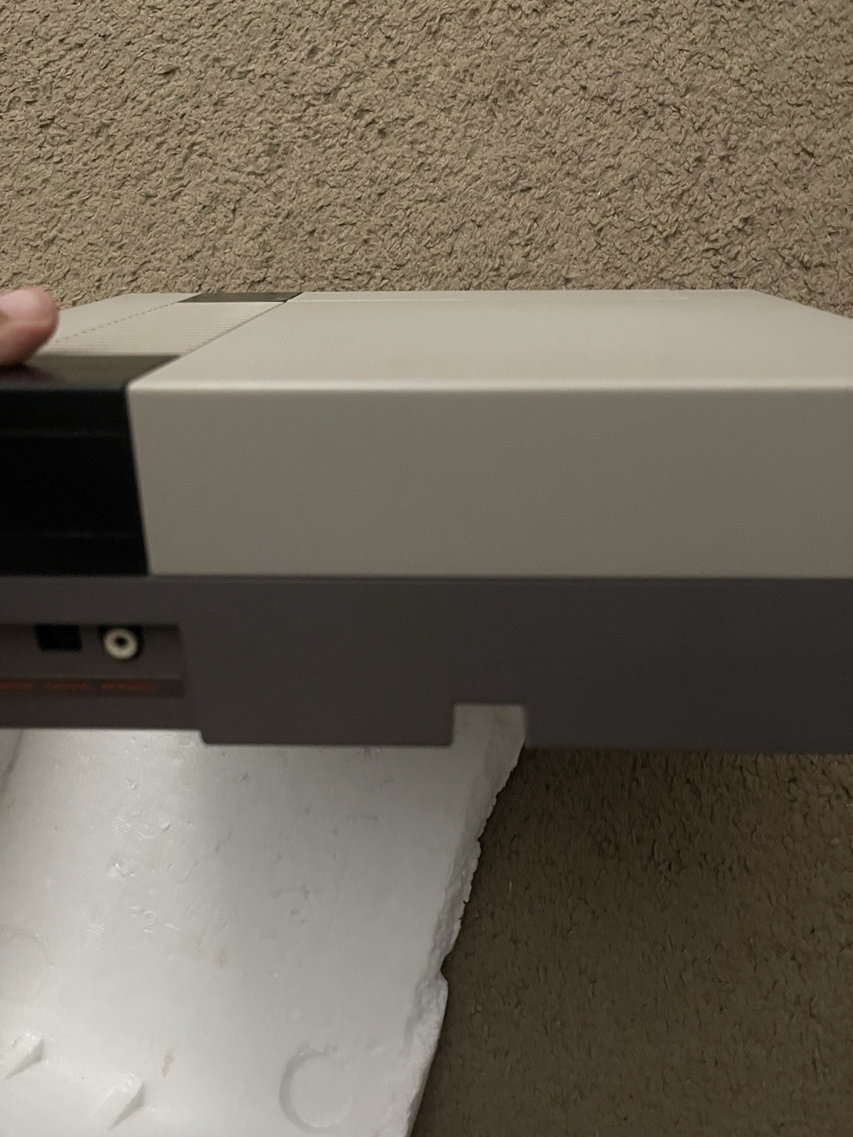 Nintendo NES Console With Box( Everything Included) Extra NES Stick Controller
